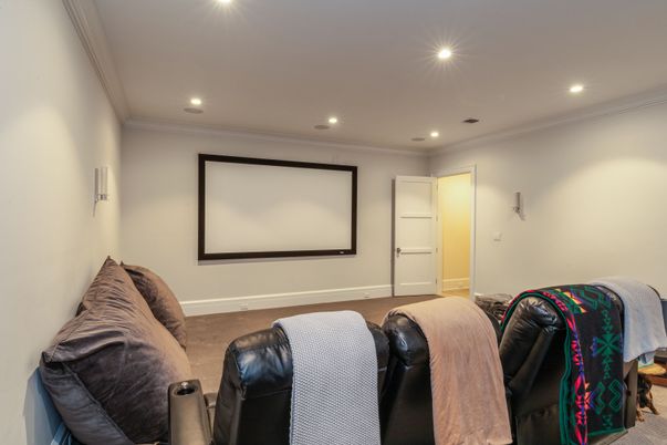 Interior, Projection Screen, Recessed Lighting, Theatre Room