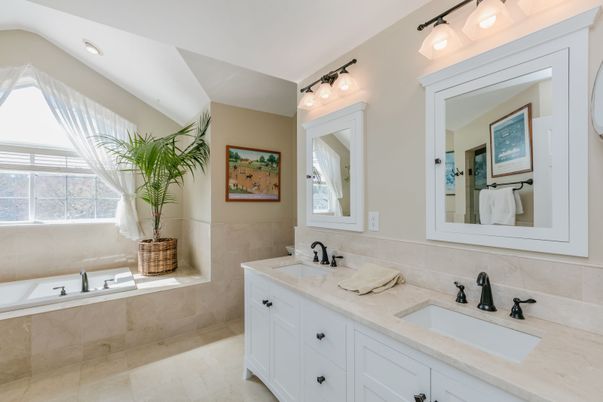 Bathroom, Dual Sink Vanities, Interior