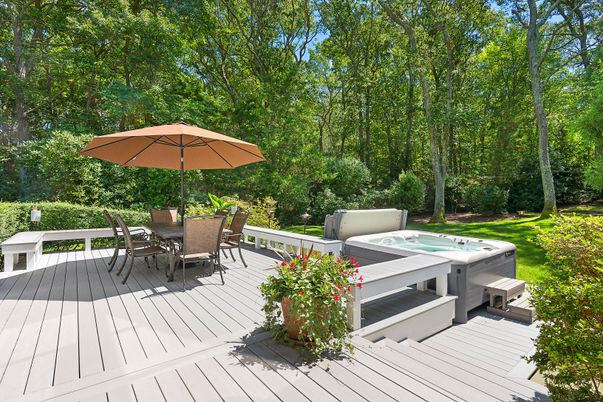 Exterior, Hot Tub