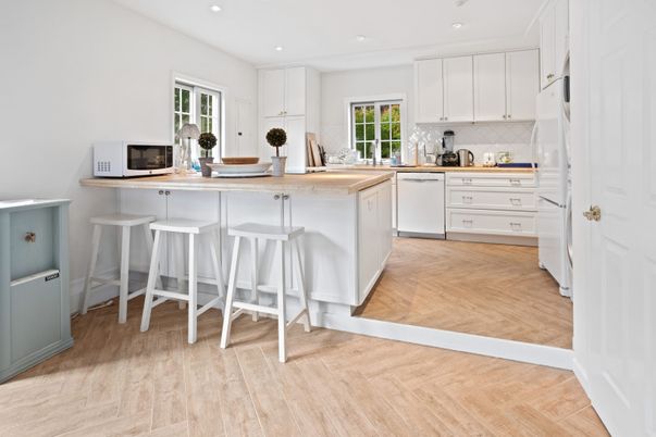 Interior, Kitchen, Recessed Lighting, Wood Texture Flooring