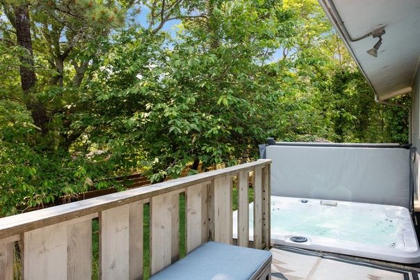 Exterior, Hot Tub