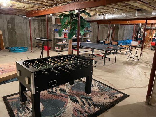 Game Room, Interior