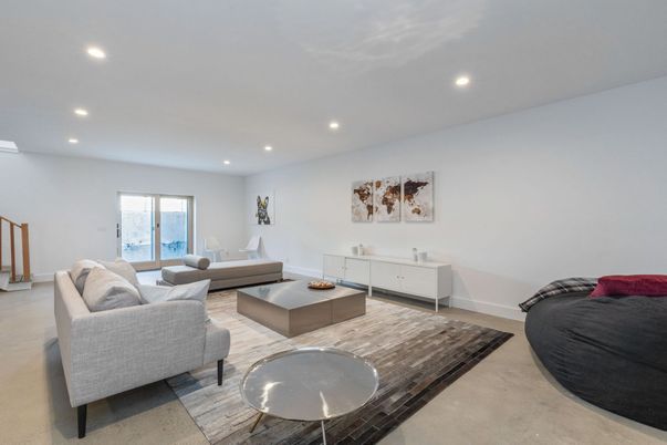 Interior, Living room, Recessed Lighting, Water