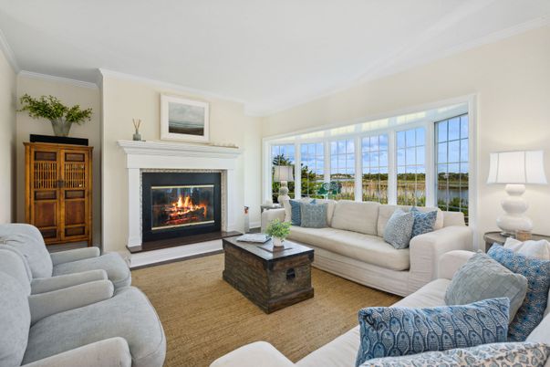 Fireplace, Interior, Living room, Water