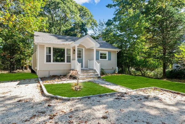 Exterior, Facade, Cape Cod
