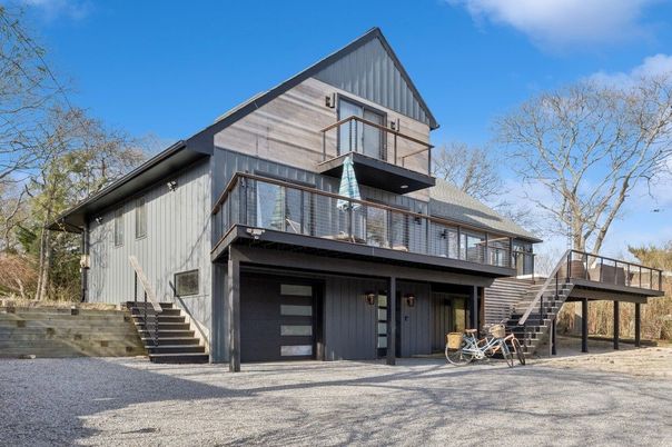 Backyard, Exterior, Facade, Modern