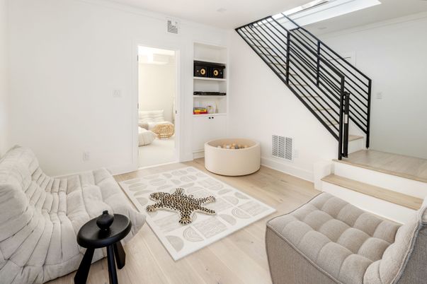 Interior, Recessed Lighting, Wood Texture Flooring
