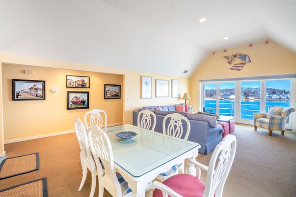 Dining room, Interior, Living room, Recessed Lighting, Water