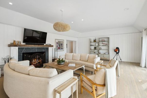 Fireplace, Interior, Living room, Pendant Lights, Recessed Lighting, Wood Texture Flooring