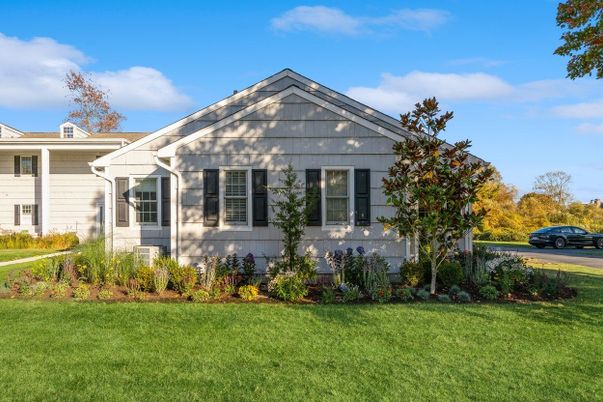 Exterior, Facade, American Craftsman