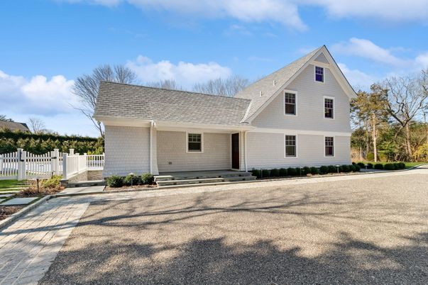 Exterior, Facade, Farmhouse