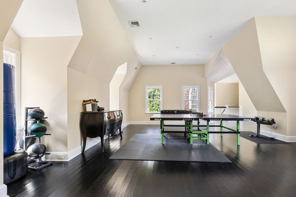 Fitness Equipment, Interior, Recessed Lighting, Wood Texture Flooring