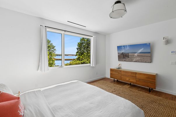 Bedroom, Interior, Water