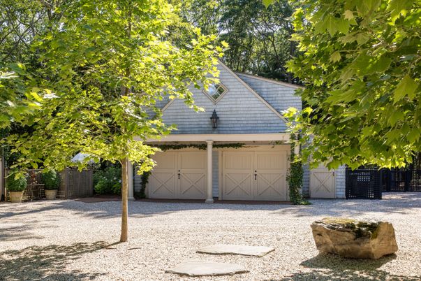 Detached Garage, Exterior