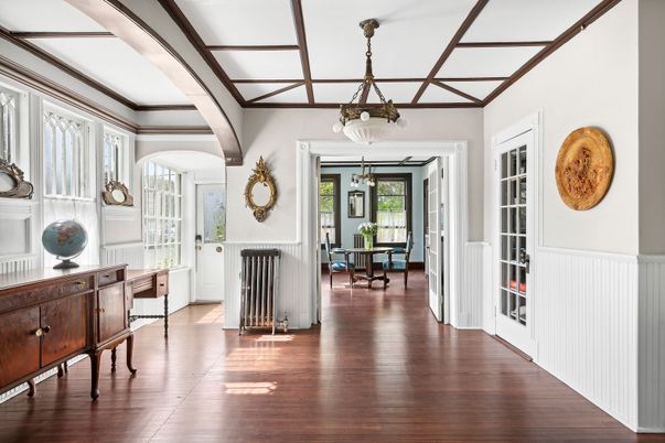 Interior, Pendant Lights, Wood Texture Flooring
