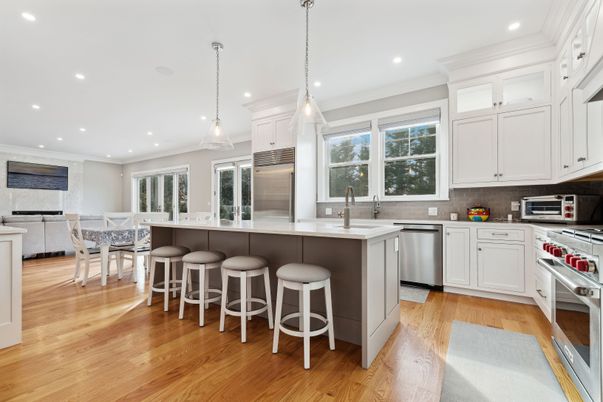 Dining room, Interior, Kitchen, Pendant Lights, Recessed Lighting, Stainless Steel Appliances, Wood Texture Flooring