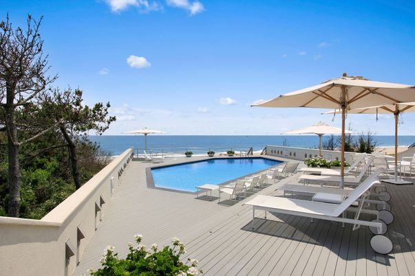 Exterior, Pool, Water