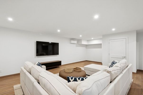 Interior, Living room, Recessed Lighting, Wood Texture Flooring