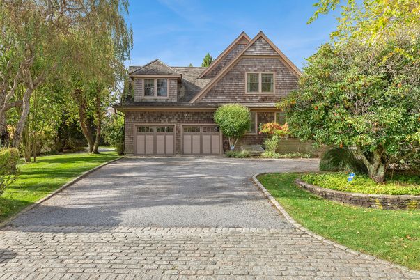 Attached, Exterior, Facade, Tudor Revival
