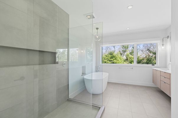 Bathroom, Free Standing Baths, Glass Shower, Interior, Pendant Lights, Recessed Lighting