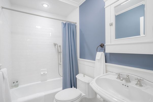 Bathroom, Interior, Recessed Lighting