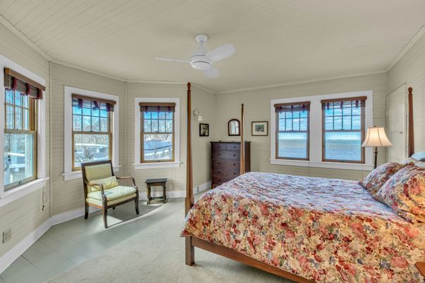 Bedroom, Interior, Water