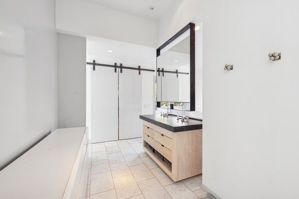 Bathroom, Dual Sink Vanities, Interior, Recessed Lighting