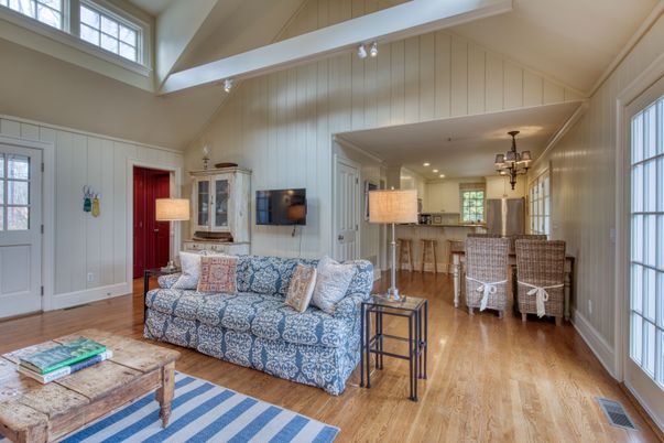 Interior, Kitchen, Living room, Pendant Lights, Recessed Lighting, Wood Texture Flooring