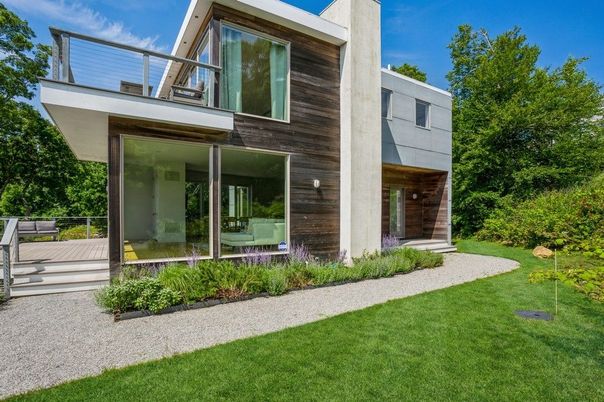 Backyard, Exterior, Facade, Modern