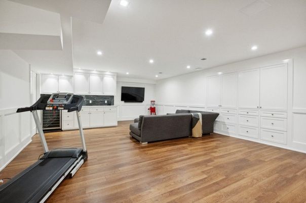 Fitness Equipment, Interior, Recessed Lighting, Wood Texture Flooring