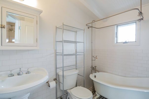 Bathroom, Free Standing Baths, Interior