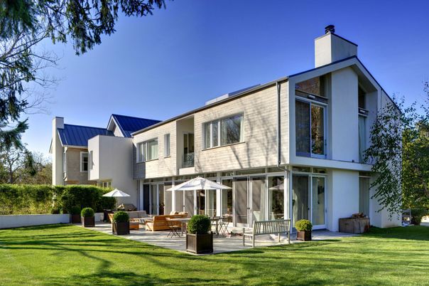 Backyard, Exterior, Facade, Modern