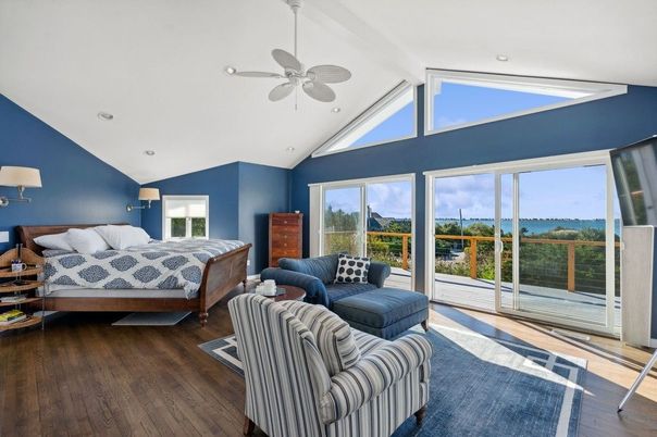 Bedroom, Interior, Recessed Lighting, Water, Wood Texture Flooring