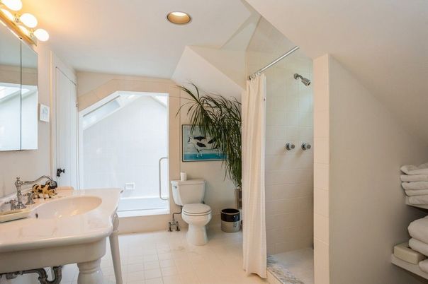 Bathroom, Interior, Recessed Lighting