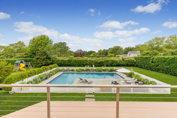 Exterior, Playground, Pool