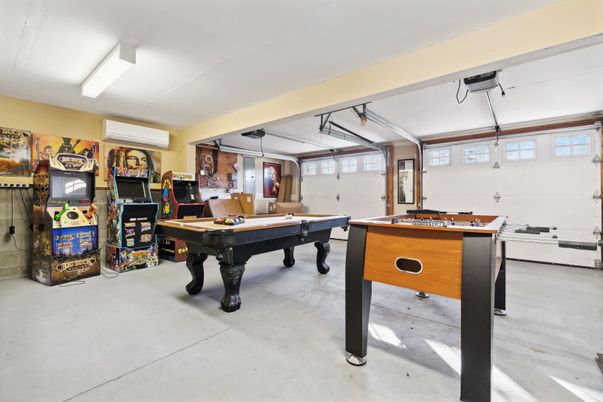 Billiard Table, Game Room, Garage, Interior