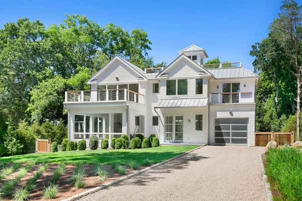 Attached, Exterior, Facade, Farmhouse