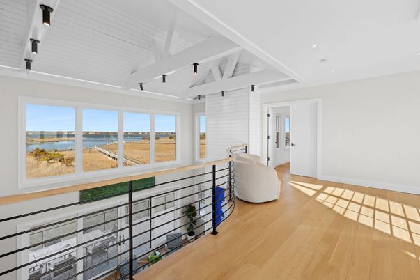 Interior, Recessed Lighting, Water, Wood Texture Flooring