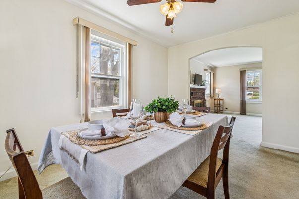 Dining room, Interior