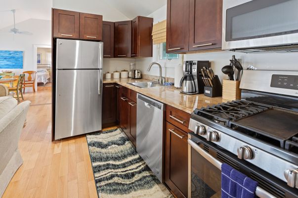 Dining room, Interior, Kitchen, Stainless Steel Appliances, Wood Texture Flooring