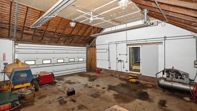 Garage, Interior