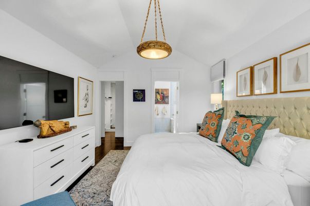 Bedroom, Interior, Pendant Lights, Wood Texture Flooring