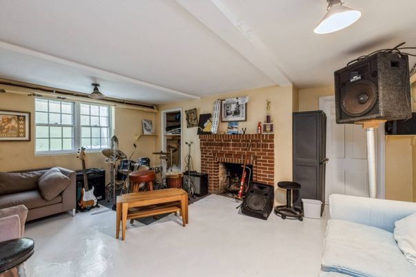 Fireplace, Interior, Living room