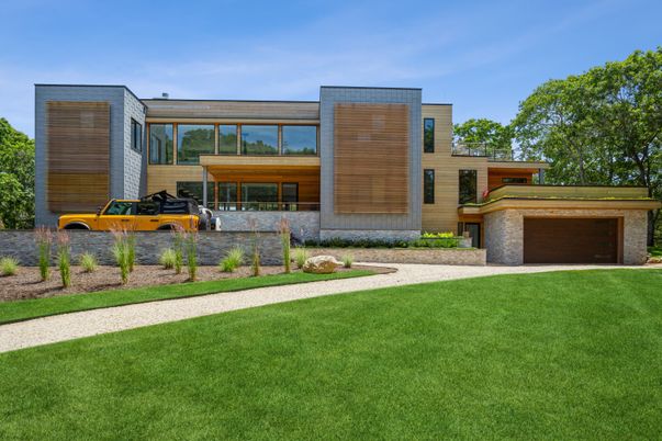 Attached, Backyard, Exterior, Facade, Modern
