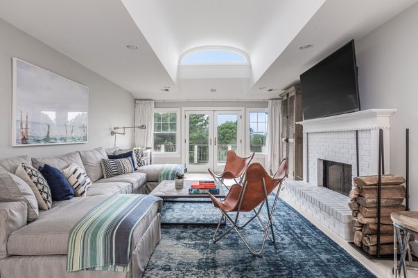 Fireplace, Interior, Living room, Recessed Lighting