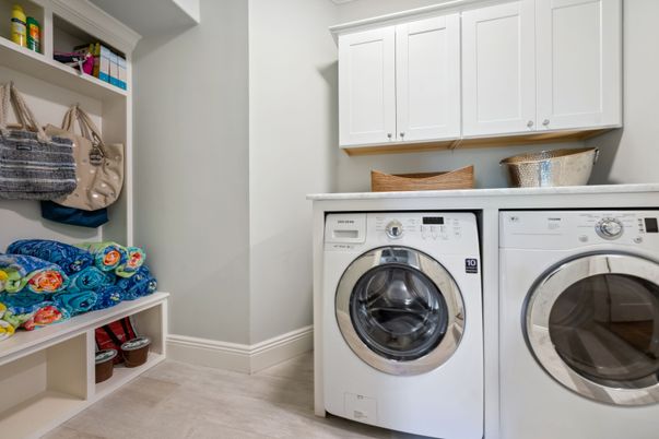 Interior, Utility Closets, Washer, Wood Texture Flooring
