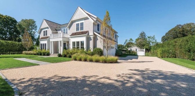 Backyard, Exterior, Facade, Queen Anne Victorian