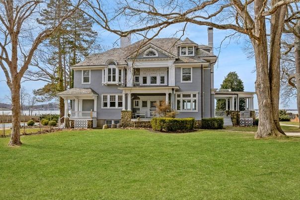 Backyard, Exterior, Facade, Queen Anne Victorian