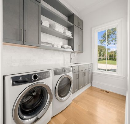 Interior, Washer, Wood Texture Flooring