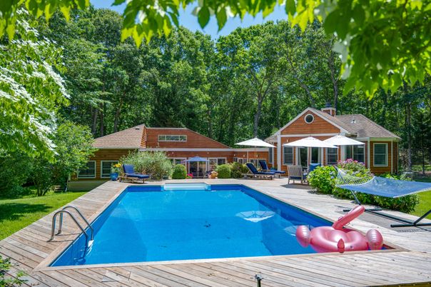 Exterior, Pool